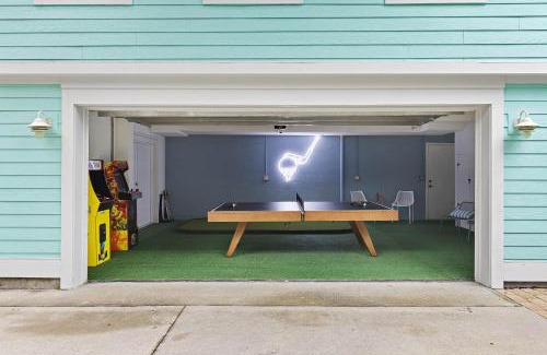 Vilano Beach Casa | Haven Grove Beach Bungalow w Hot Tub Game Room Blocks from the Water