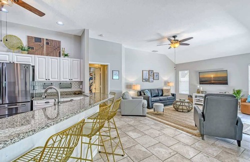 Sarasota Casa | Haven Hideaway with Saltwater Pool 3br Sleeps 8