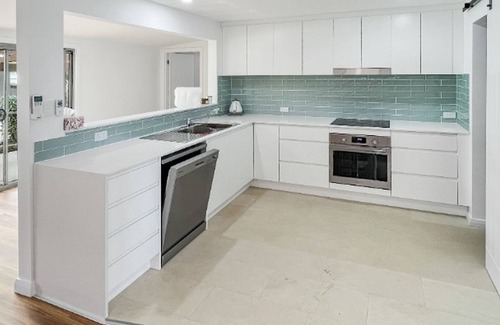 North Haven Casa | Haven Hideout - 3 bedroom holiday home in North Haven, close to beach, wifi available