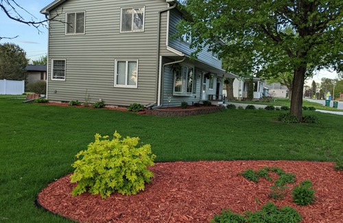 Waseca County Casa | Haven home in quiet community, Southern MN. Shopping, Lakes, Hiking, Skiing.