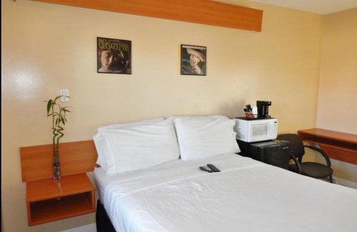 Poinciana Park Hotel | Haven Hotel - Fort Lauderdale Airport & Cruise Port