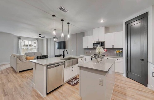 Princeton Casa | Haven II-Brand new, charming, cozy getaway, WIFI