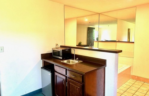 Monroe Hotel | Haven Inn & Suites