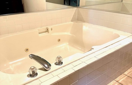 Monroe Hotel | Haven Inn & Suites