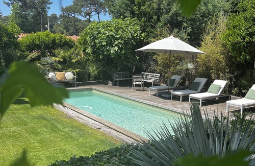 Piraillan Villa | Haven of Peace - 5 Bedrooms, Swimming Pool and Landscaped Garden