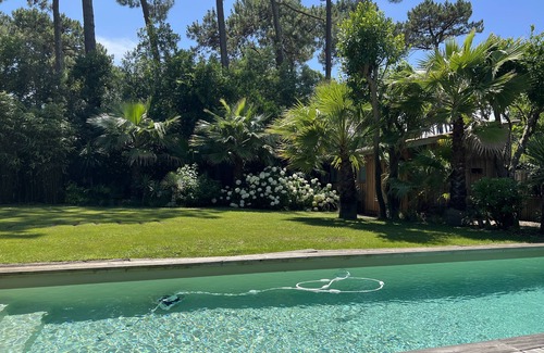 Piraillan Villa | Haven of Peace - 5 Bedrooms, Swimming Pool and Landscaped Garden