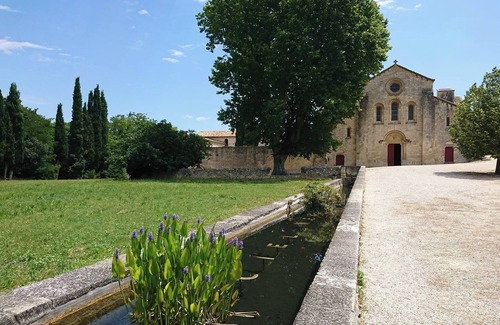 Lauris Casa | Haven of peace, in the heart of the Luberon, Furnished apartment for 3 people, 5 minutes from Lourmarin
