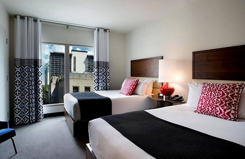 Downtown San Antonio Hotel | Haven of Relaxation! 4 Pleasant Units, City View, Minutes to Yanaguana Garden