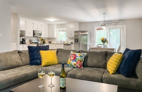Durham Casa | Haven of Rest 3BR near Duke, RDU, RTP w EV Charger by RedAwning