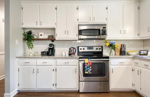 Durham Casa | Haven of Rest 3BR near Duke, RDU, RTP with EV Charger