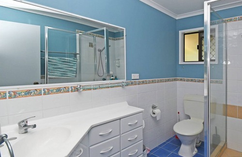 Point Vernon Casa | Haven On The Point only streets away from the beach