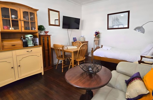 Cronulla Apartamento | Haven Retreat: Walk to Beach & Cronulla Golf Club - Sleeps 3