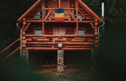 Pesteana Cabina | Havens Treehouse Transylvania