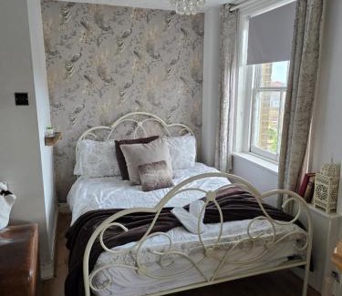 Rochester East Ward Apartamento | Havisham Studio Flat Rochester ME1 1XZ