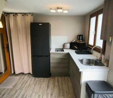 Saint-Quentin-en-Yvelines Apartamento | Havre de Paix avec Jardin privatif et Parking Gratuit à 15 min de Versailles