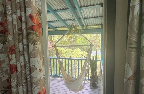 Kapoho Casa | Hawaii Big Island Tree Top Bungalow Home - access to Jungle!