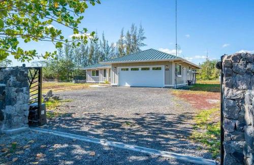 Keaau Casa | HAWAII PARADISE 3Bd2a Home w Pool and FirePit near Ocean