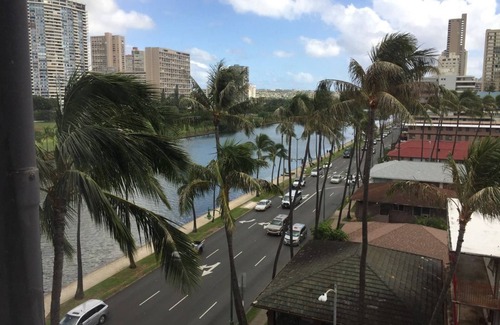 McCully - Moiliili Hotel | Condo monarca hawaiano