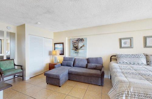 Daytona Beach Shores Hotel | Hawaiian Inn #422