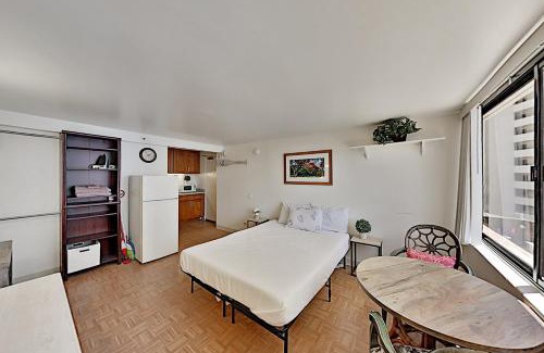 McCully - Moiliili Apartamento | Hawaiian Monarch 801 condo