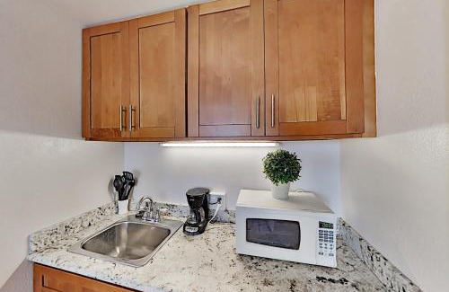 McCully - Moiliili Apartamento | Hawaiian Monarch 801 condo