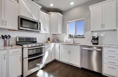 Fruita Casa | 4 BR / 2. 5 BA Casa de nueva construcción, Quiet Bright Retreat, PetFriendly, para 10 personas