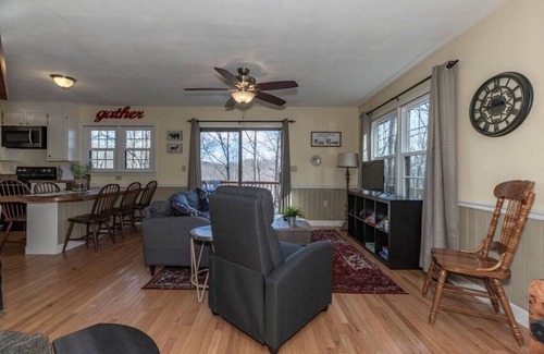 Deep Gap Cabina | Hawk Ridge Haven | Sleeps 4 | Hiking | Fishing |Community Pool|FIBER Wifi