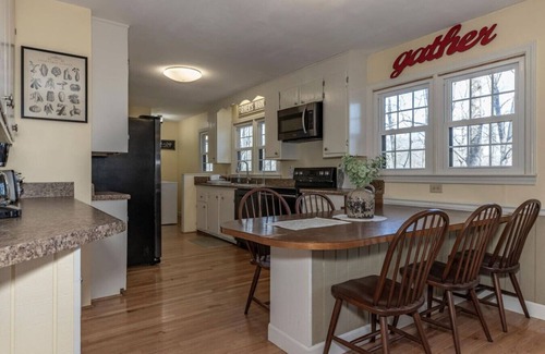 Deep Gap Cabina | Hawk Ridge Haven | Sleeps 4 | Hiking | Fishing |Community Pool|FIBER Wifi