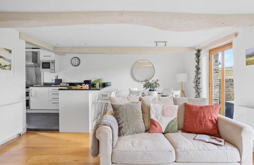 Totnes Casa | Hawke