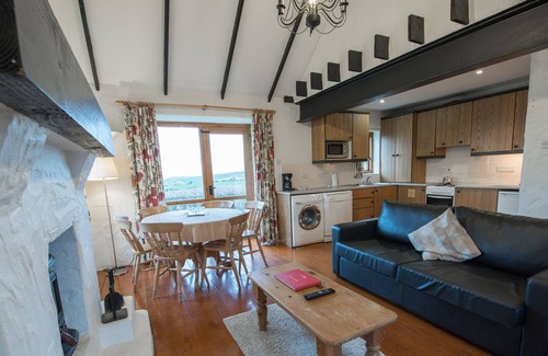 Bushmills Cabaña | Hawk’s Hollow: 3 BD Cottage