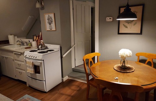 Baltimore Apartamento | Hawks Mountain Farm, full apartment on a working farm.