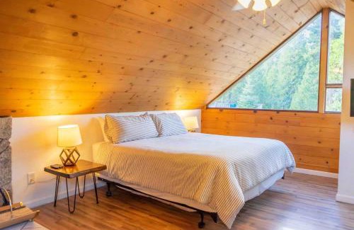 West Village Casa | Hawks Nest- Perfect Getaway In Shaver Lake