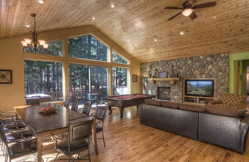 North Upper Truckee Casa | Hawks View Hideaway by Lake Tahoe Accommodations