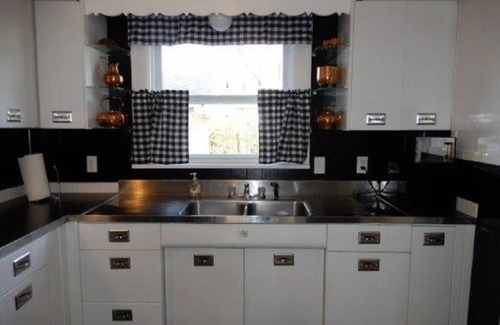 Decatur Cabaña | Haworth Cottage 2 blks to Millikin University