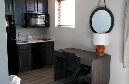 Upper Grand Lagoon Hotel | Hawthorn Extended Stay by Wyndham Panama City Beach