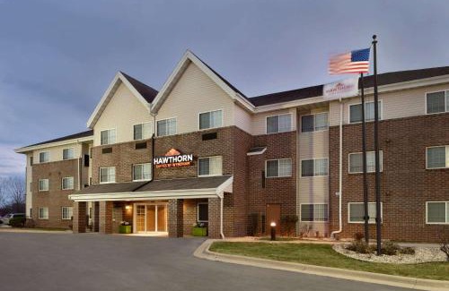 Oak Creek Hotel | Hawthorn Extended Stay by Wyndham Milwaukee Airport