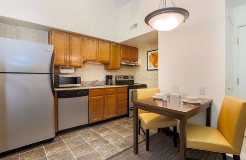 Tinton Falls Hotel | Hawthorn Suites by Wyndham Tinton Falls