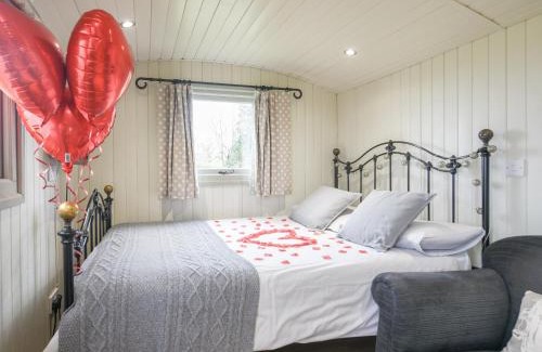 Nordley Casa | Hay And Hedgerow Glamping