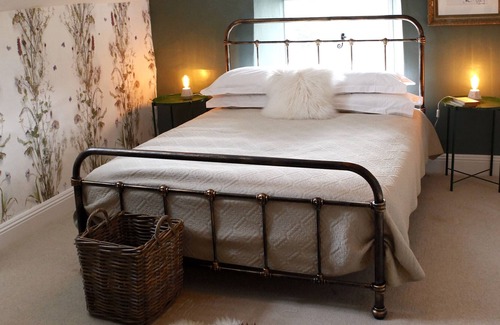 Westbrook Court Casa | Hay on Wye holiday home with hot tub and games room