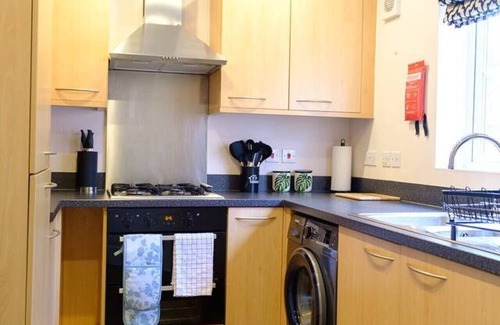 Swindon Casa | Haydon Stays Swindon ( 5Bed sleeps 9)
