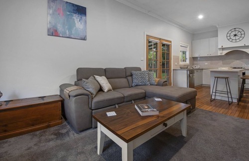 North Wagga Wagga Casa | Hayes Corner Cottage - Short Drive to CBD, Private