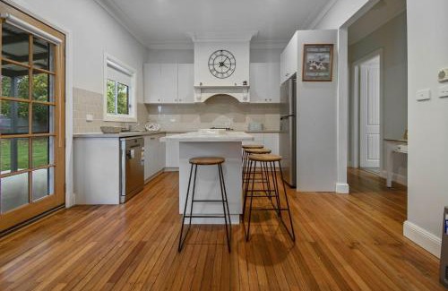 North Wagga Wagga Casa | Hayes Corner Cottage - Short Drive to CBD, Private