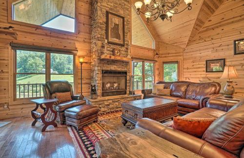 Hayesville Casa | Hayesville Cabin with Game Room and Mtn Views!