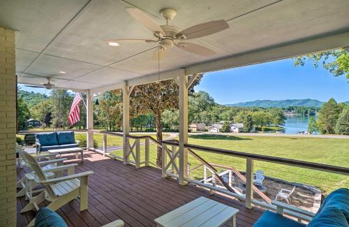 Hayesville Casa | Hayesville Lake Getaway with Balcony and Mtn Views!