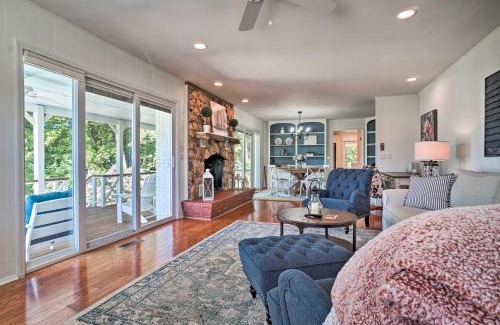 Hayesville Casa | Hayesville Lake Getaway with Balcony and Mtn Views!