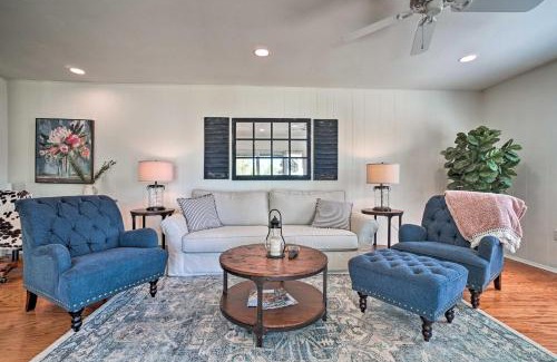 Hayesville Casa | Hayesville Lake Getaway with Balcony and Mtn Views!