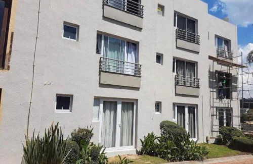 Sandown Apartamento | Hayley's inn at village blues