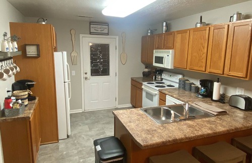 Pigeon Forge Chalet De Esquí | ¡Nuevo listado! Recientemente renovado 4BR / 3Bath Alquiler. ¡Ubicación ideal en Pigeon Forge!