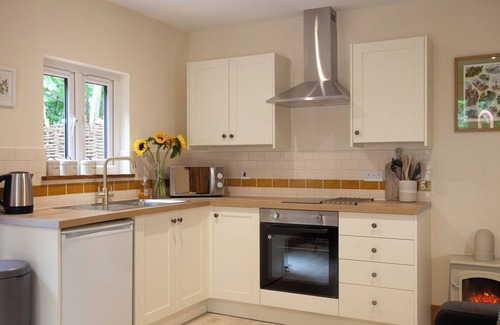 Hythe Cabina | Hayne Barn Estate - Private Estate : 6 Eco Lodges - 1 Studio