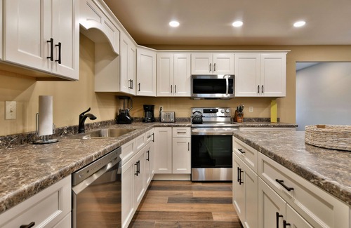 Hayward Casa | Hayward - 5 Bedroom, sleeps 10